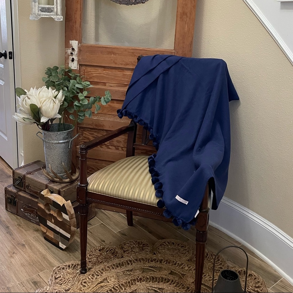 Malibu Luxxe Luxxe Pom Pom Throw indigo